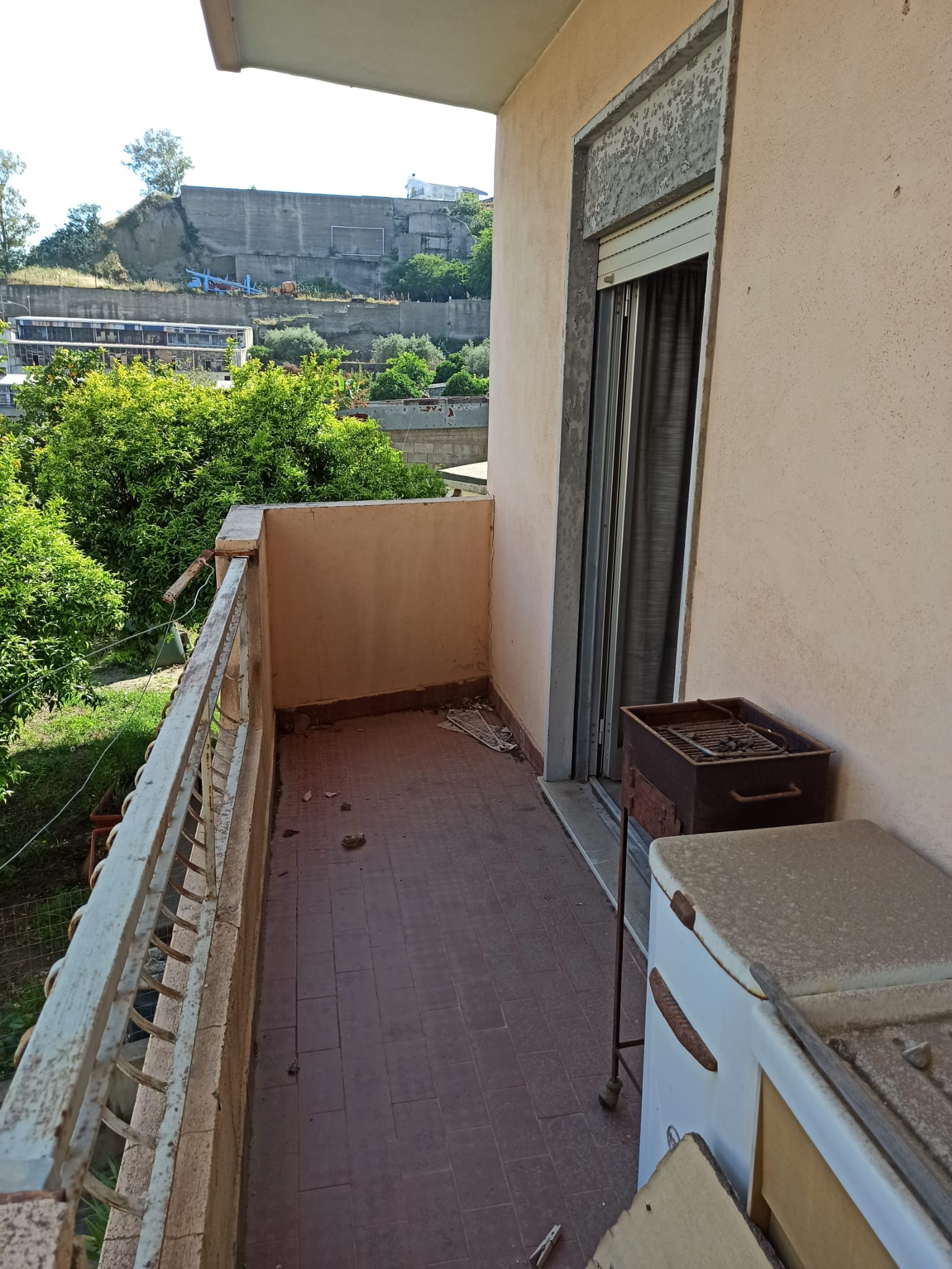 Vendesi appartamento in condominio in S. Teresa di Riva (ME)